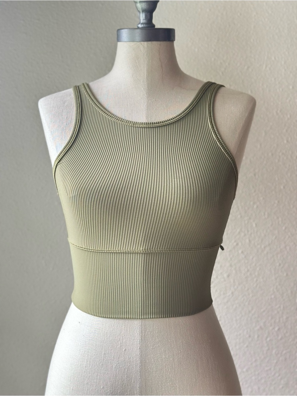Lululemon Women’s Power Pivot Ribbed Tank Top – Army Green